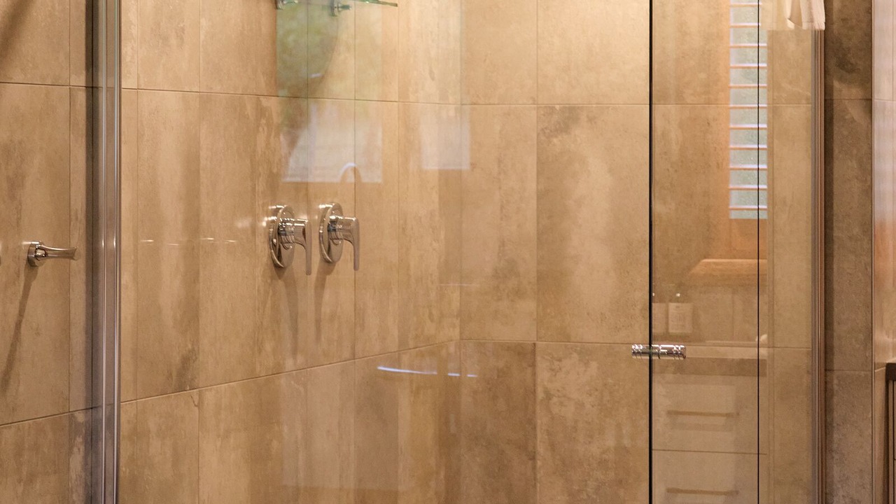 Photo of Bathroom in Rowland Flat