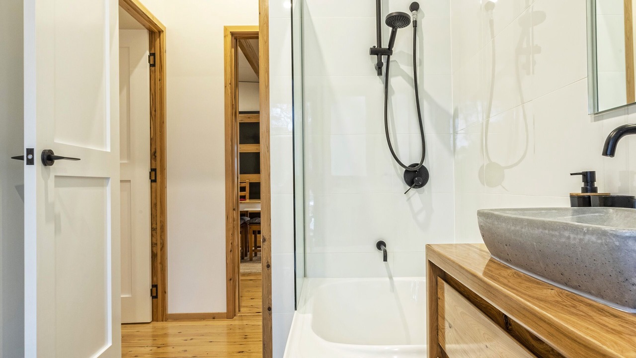 Photo of Bathroom in Little Mountain