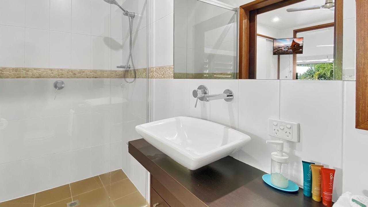 Photo of Bathroom in Nelly Bay
