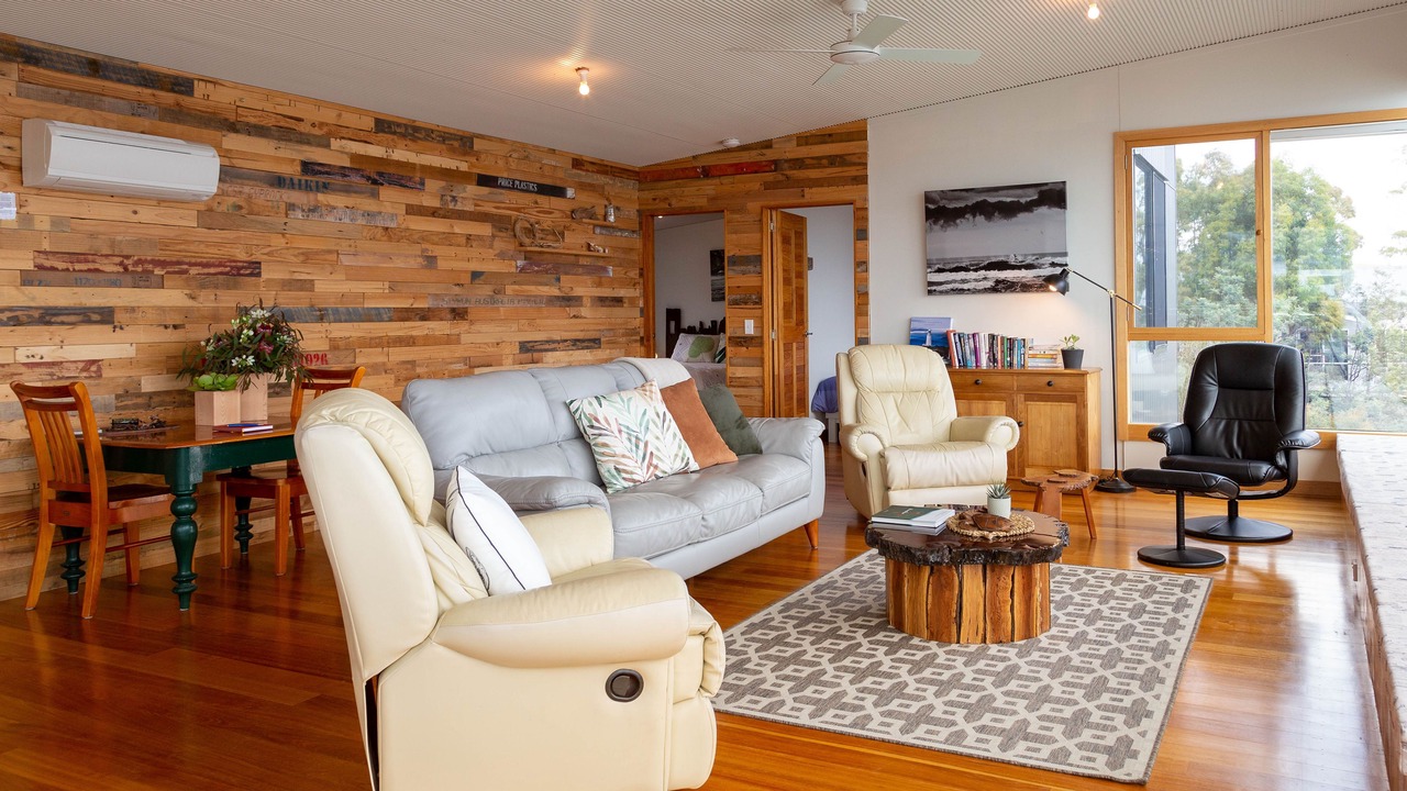 Photo of Livingroom in Dennes Point