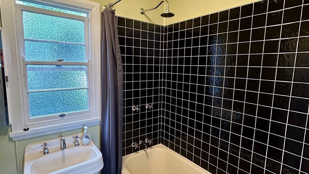 Photo of Bathroom in Katoomba