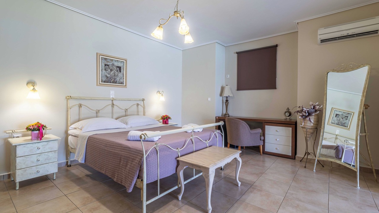 Photo of Bedroom in Limni Vouliagmenis