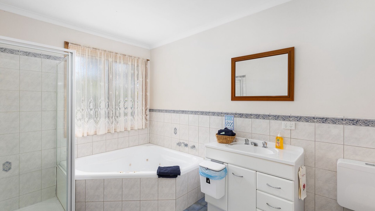 Photo of Bathroom in Worrolong