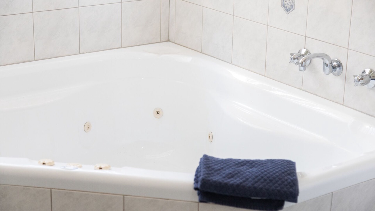 Photo of Bathroom in Worrolong