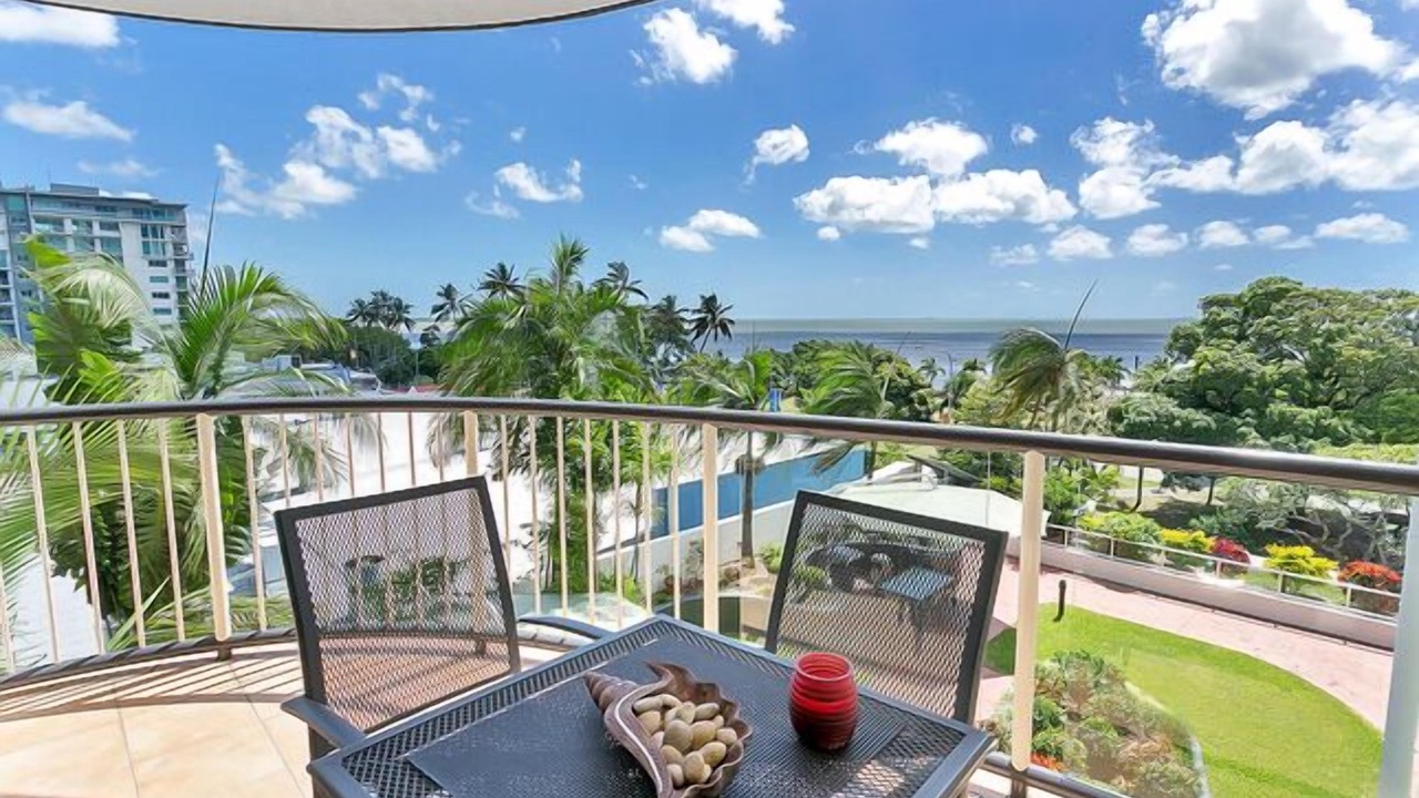 Photo of Patio Balcony in Cairns Central Business District