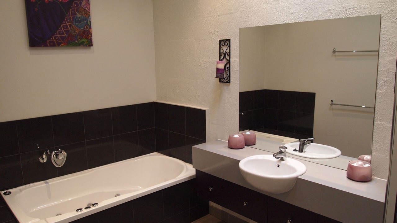 Photo of Bathroom in Lorne