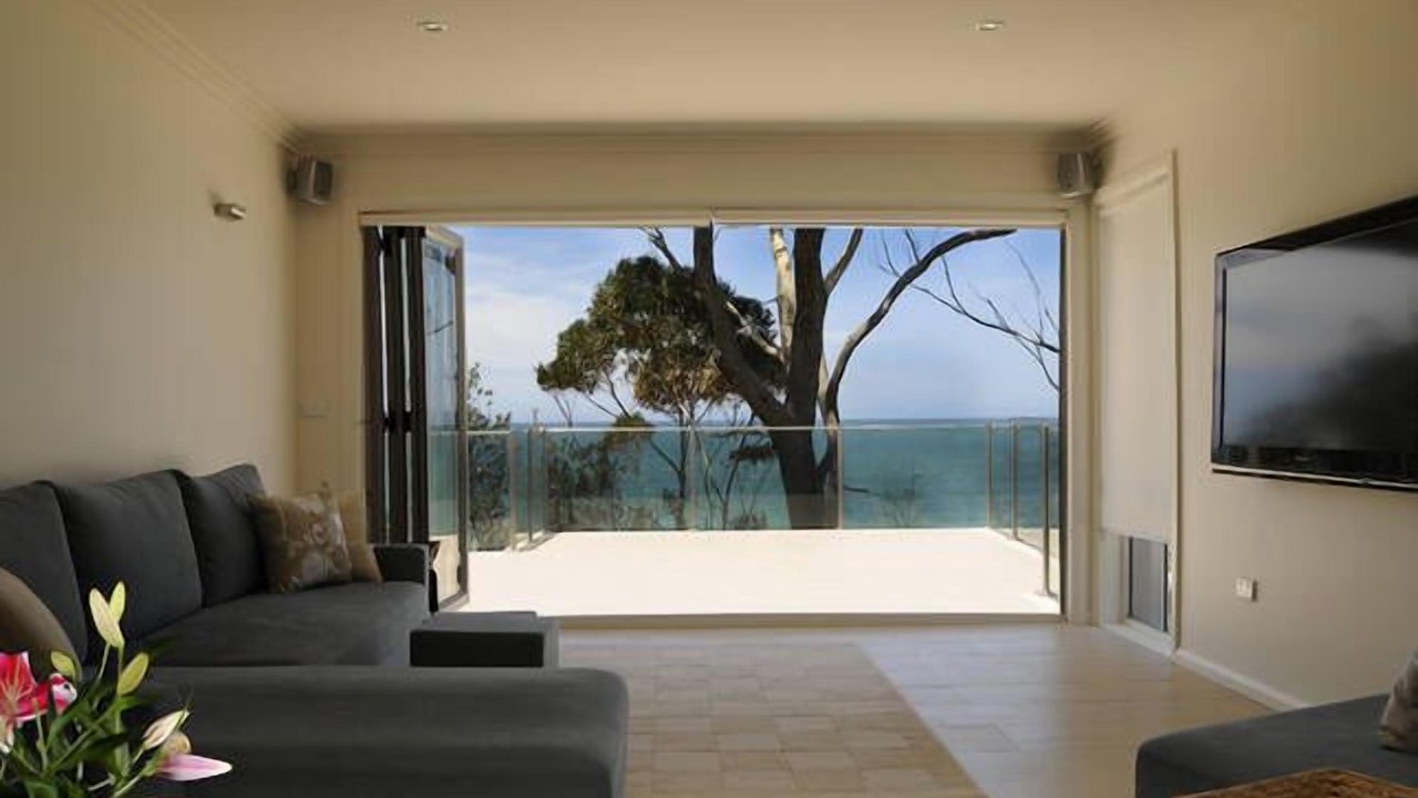 Photo of Livingroom in Denhams Beach