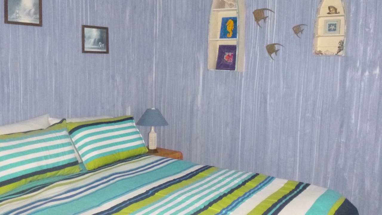 Photo of Bedroom in Golden Beach