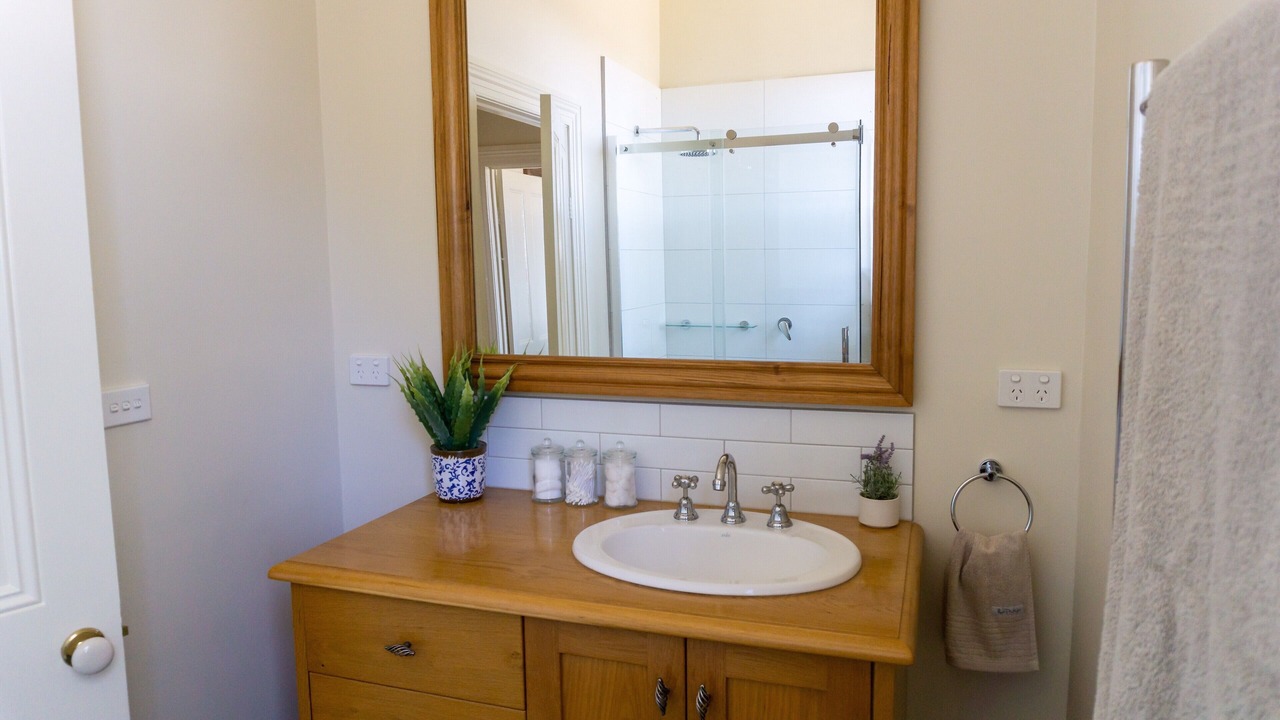 Photo of Bathroom in Miners Rest