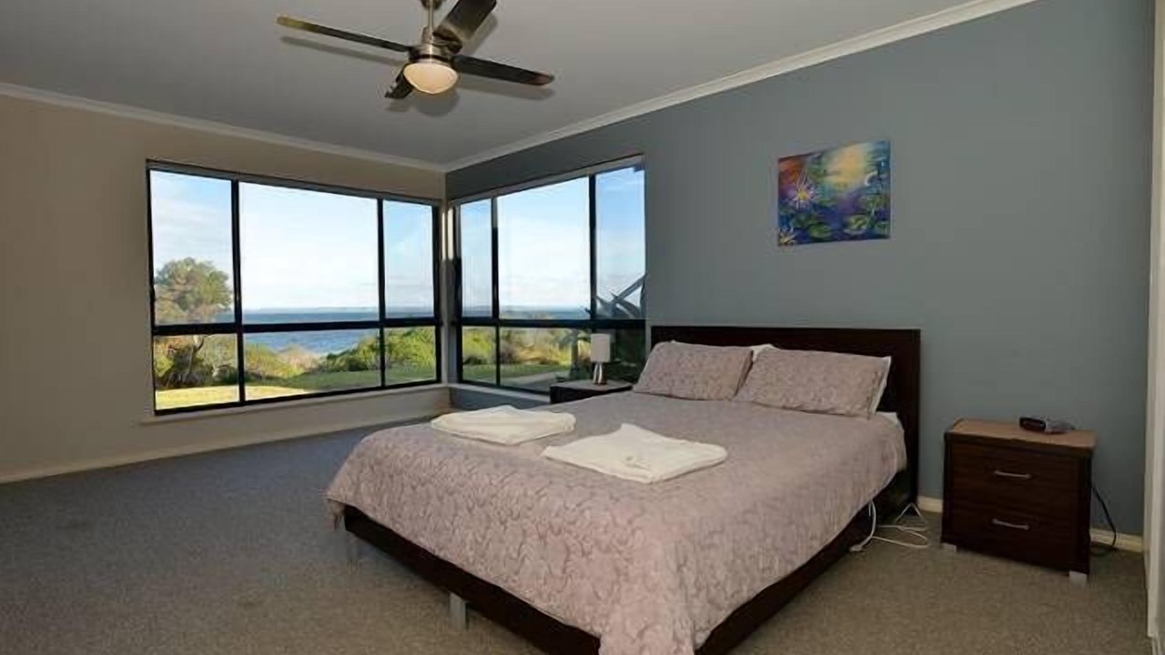 Photo of Bedroom in Kingscote
