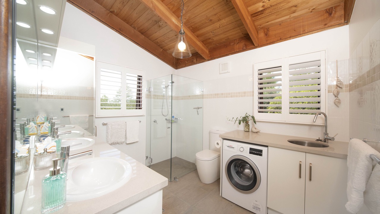 Photo of Bathroom in Armidale
