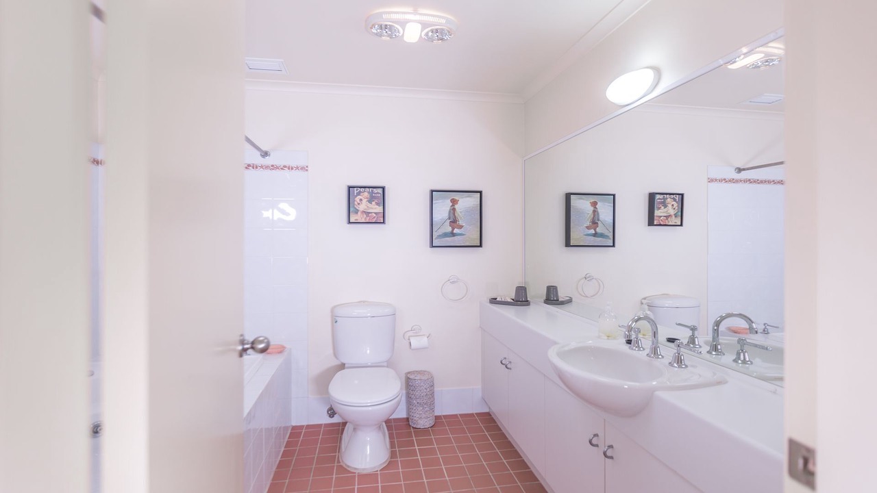 Photo of Bathroom in Sussex Inlet