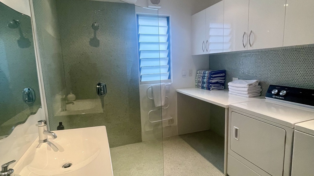 Photo of Bathroom in Binalong Bay