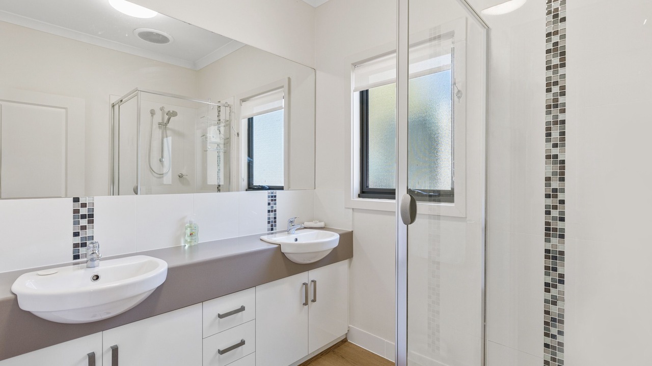 Photo of Bathroom in Yarrawonga