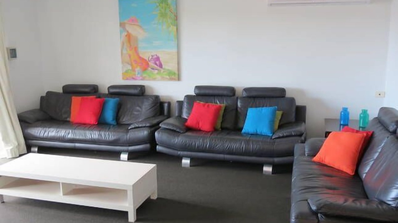 Photo of Livingroom in Mermaid Waters
