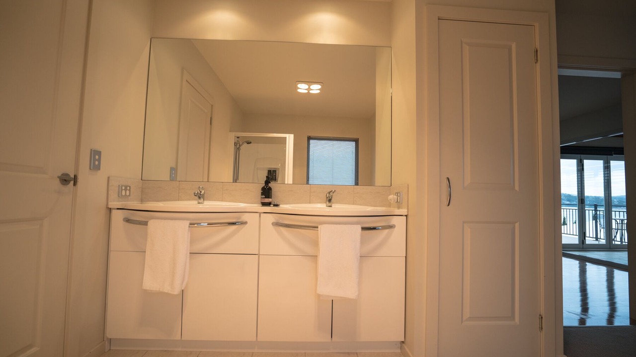 Photo of Bathroom in Binalong Bay