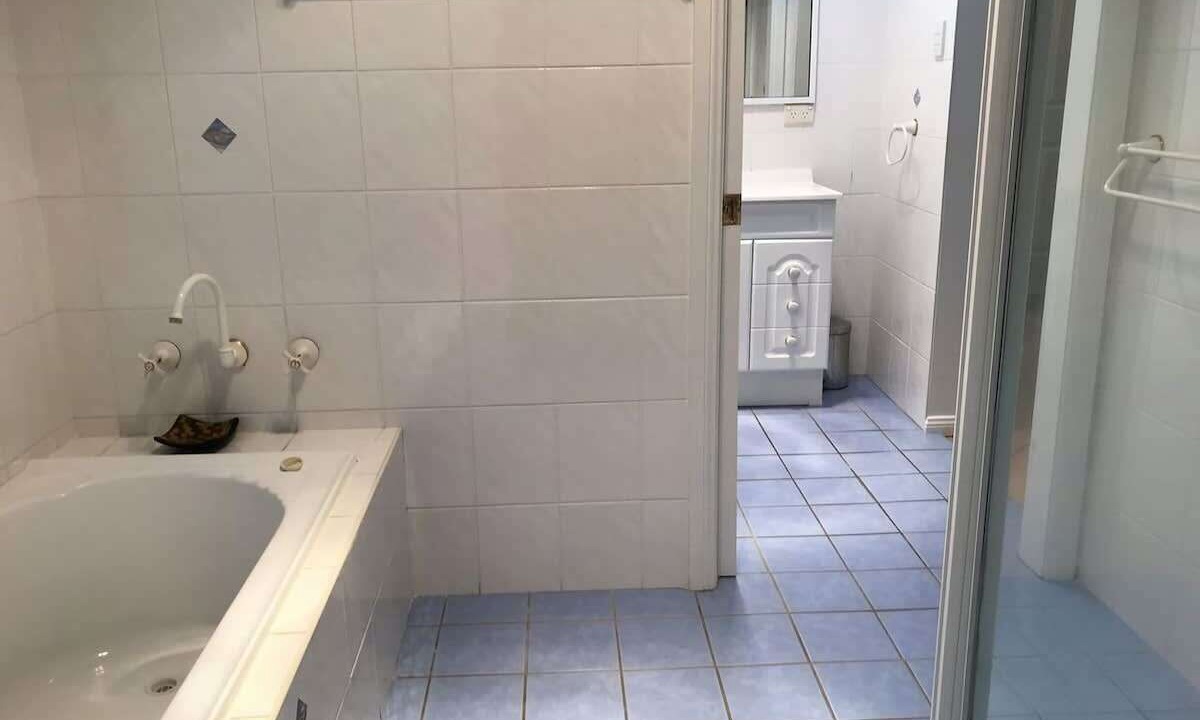 Photo of Bathroom in Narrawallee