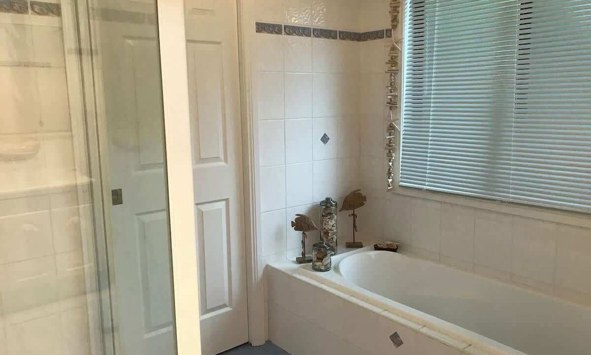 Photo of Bathroom in Narrawallee