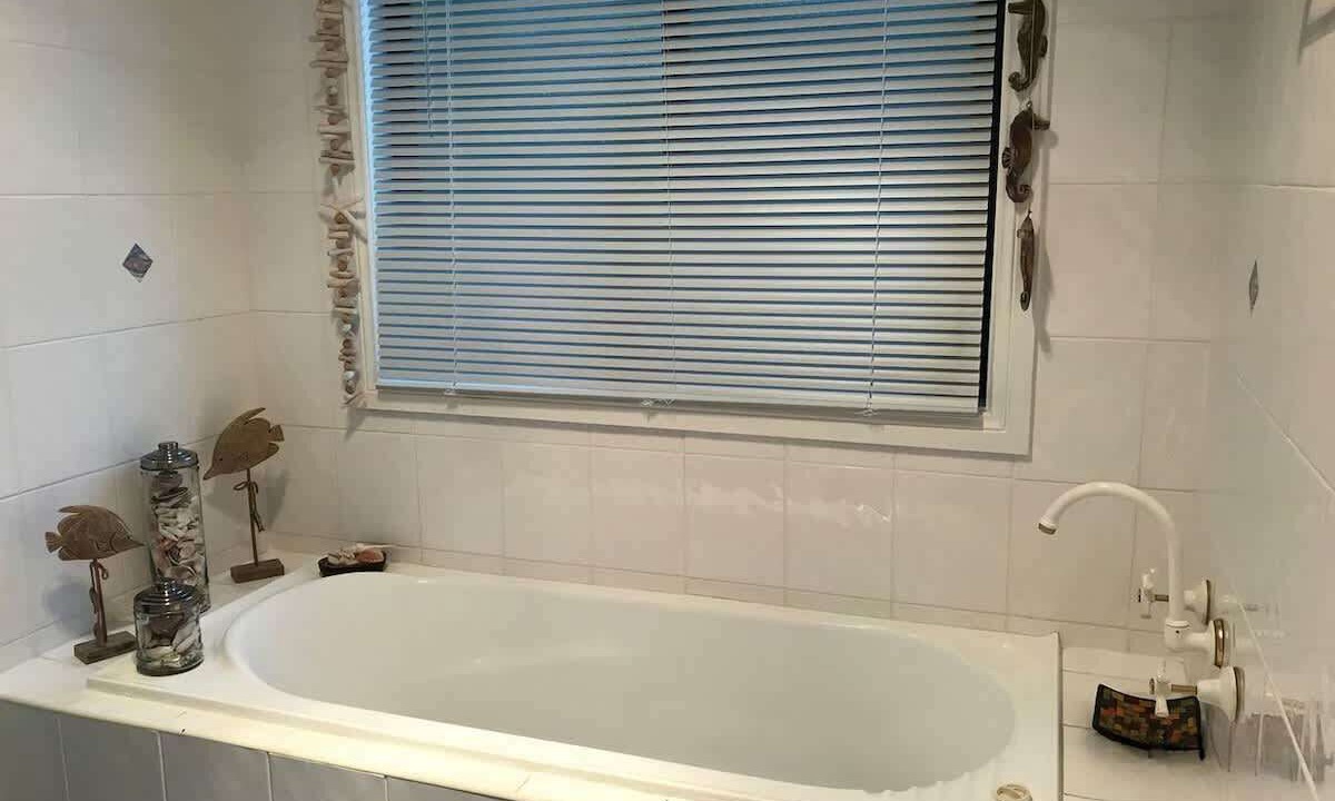 Photo of Bathroom in Narrawallee