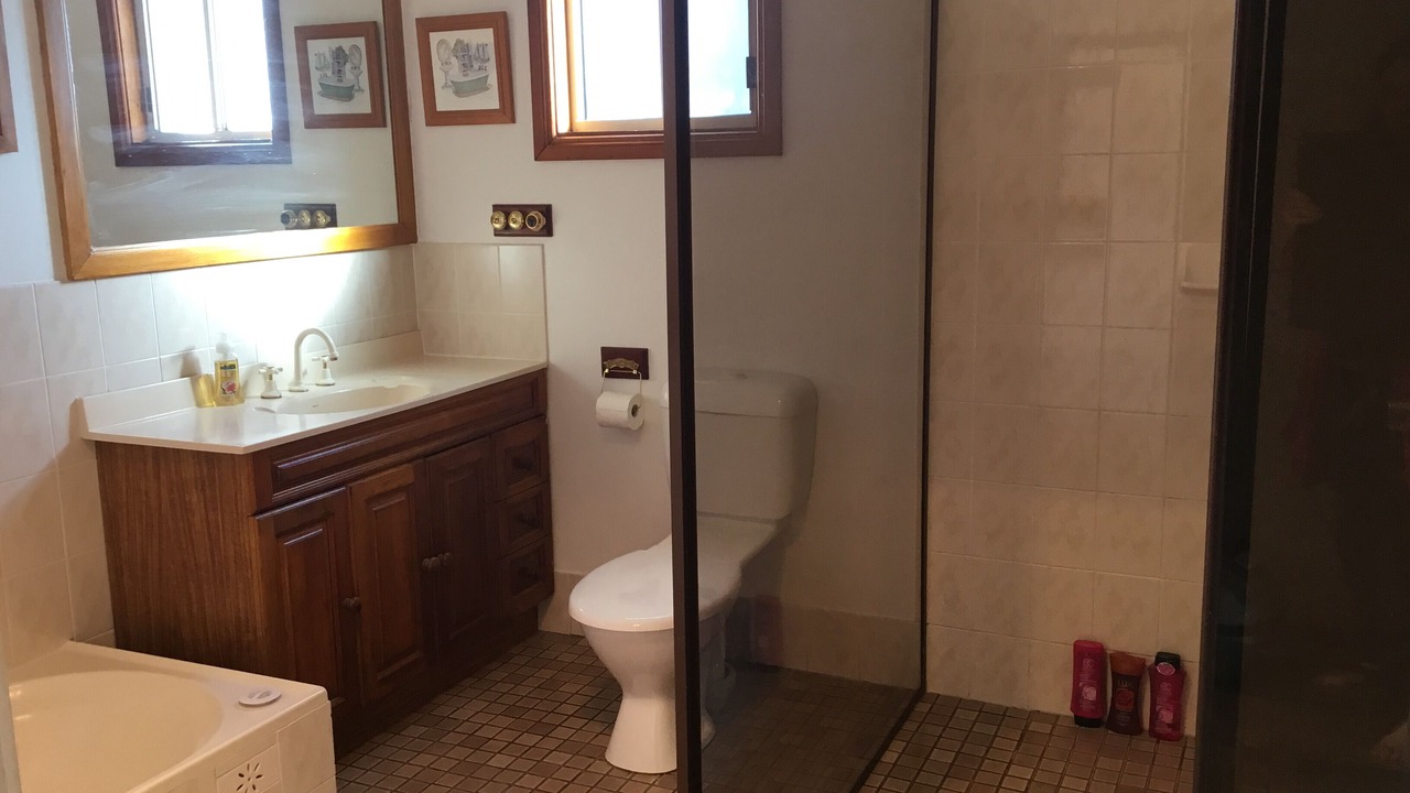 Photo of Bathroom in Duckmaloi