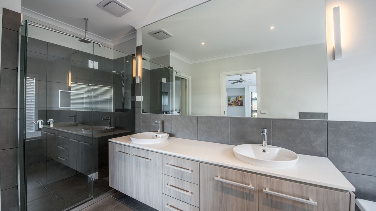 Photo of Bathroom in Torquay