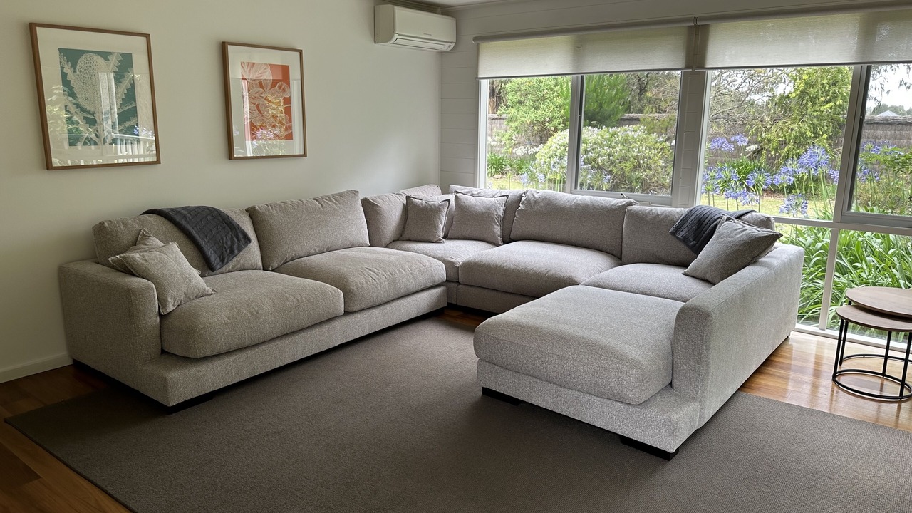 Photo of Livingroom in Red Hill South