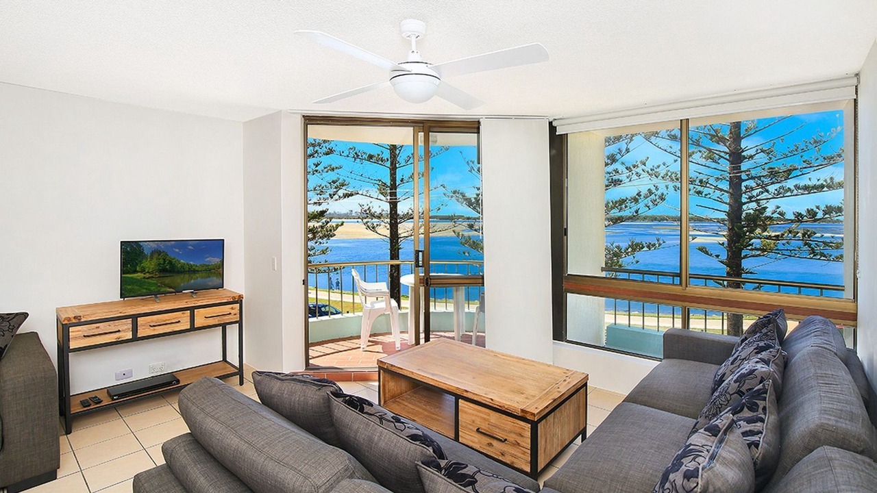 Photo of Livingroom in Golden Beach