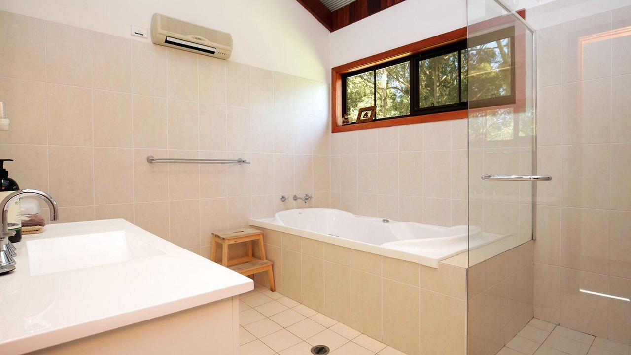 Photo of Bathroom in Far Meadow