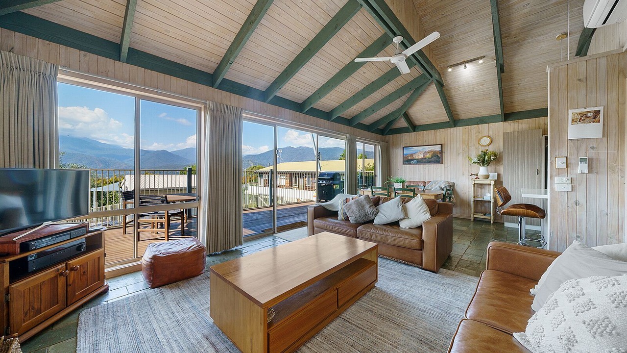 Photo of Livingroom in Tawonga South