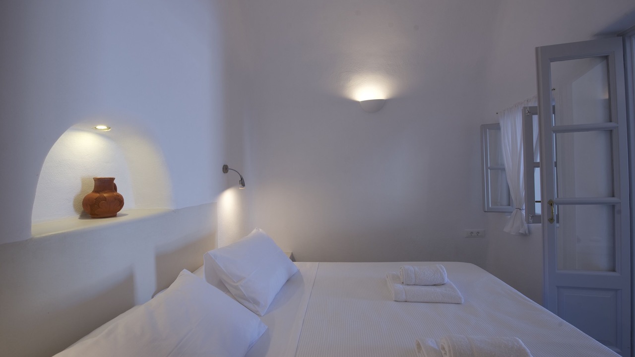 Photo of Bedroom in Oia