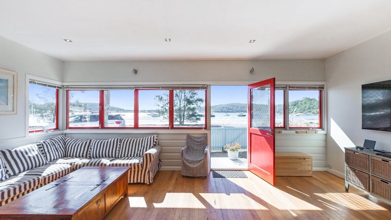 Photo of Livingroom in Pretty Beach Central Coast