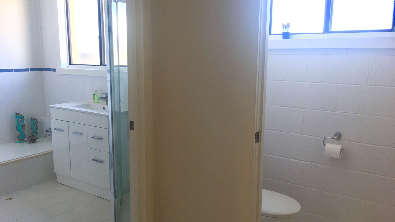 Photo of Bathroom in Kingscote
