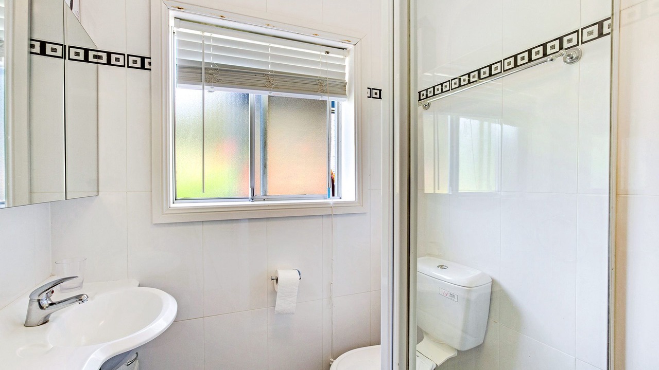 Photo of Bathroom in Black Head