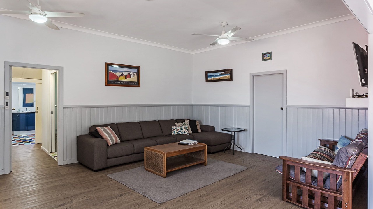 Photo of Livingroom in Black Head