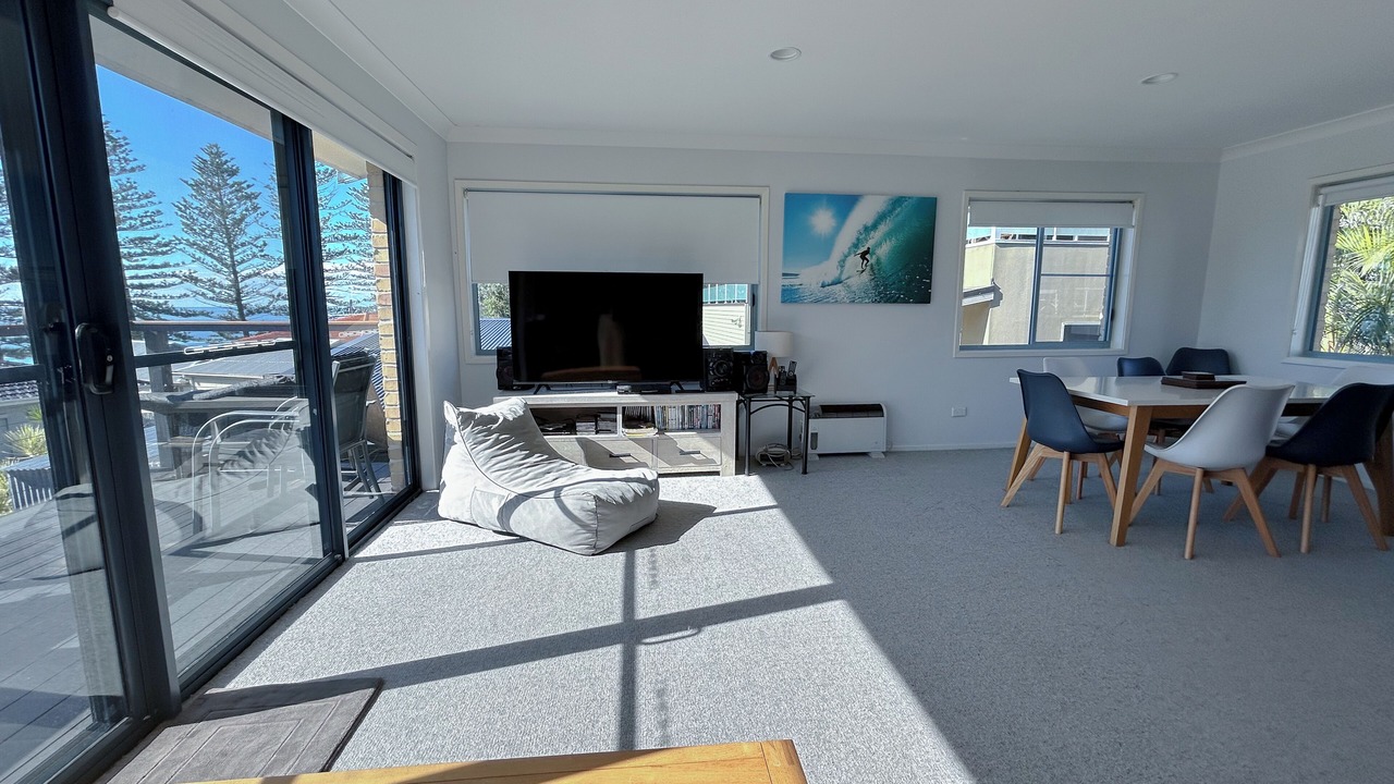 Photo of Livingroom in Black Head