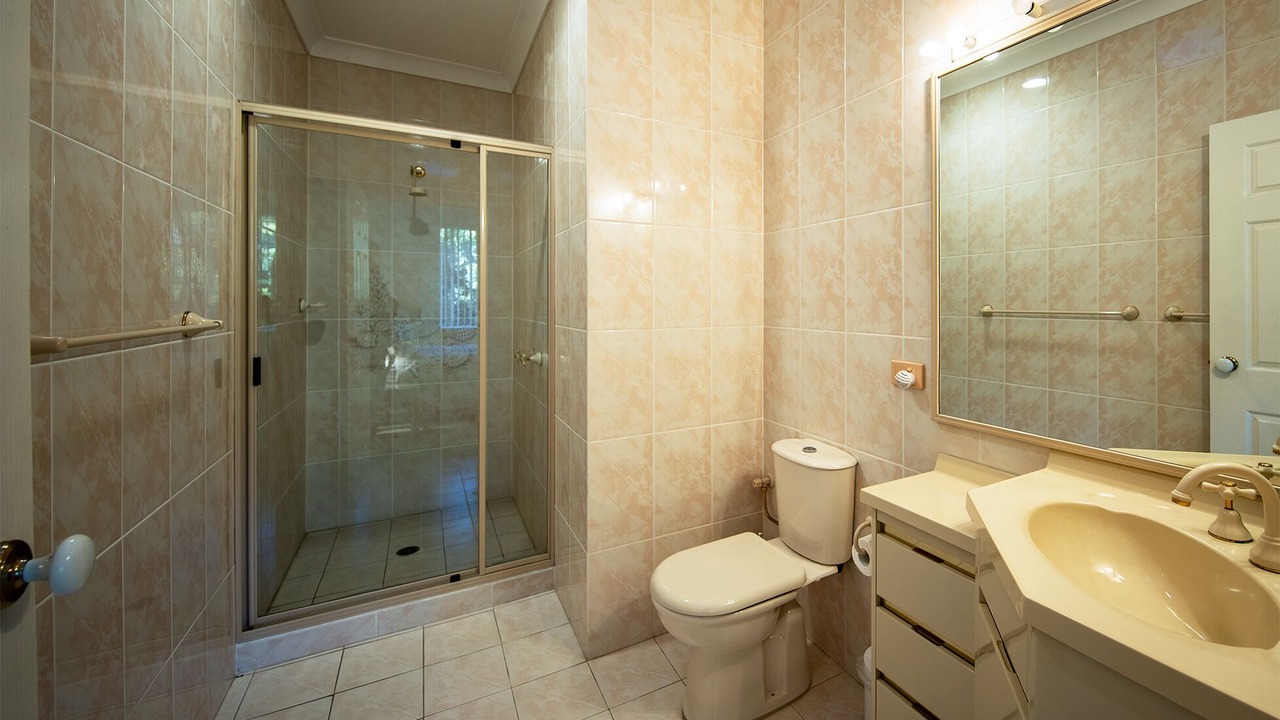 Photo of Bathroom in Black Head