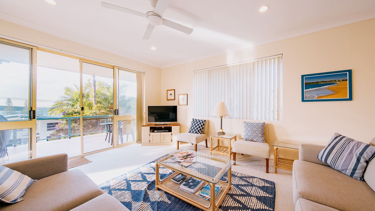Photo of Livingroom in Black Head