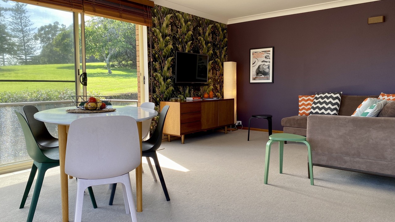 Photo of Livingroom in Black Head