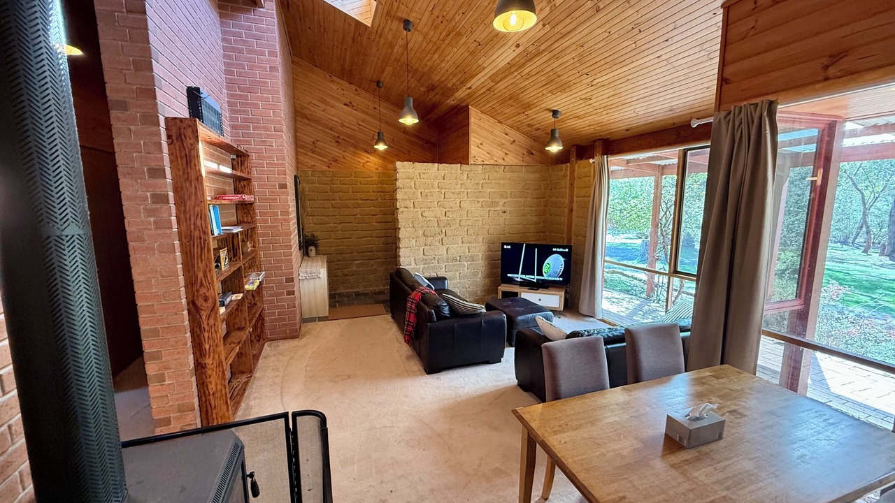 Photo of Livingroom in Halls Gap