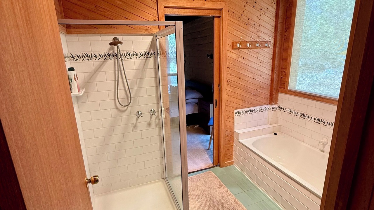 Photo of Bathroom in Halls Gap
