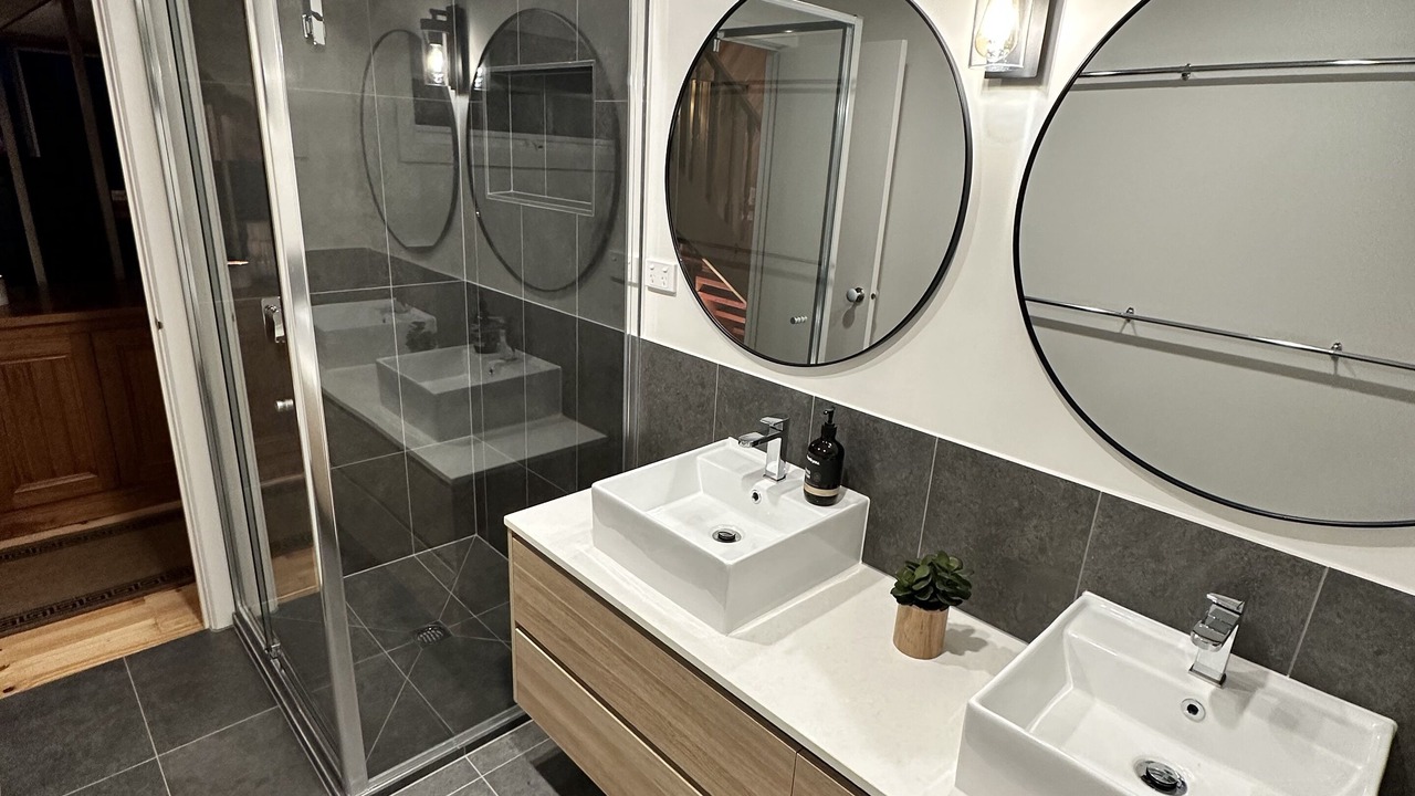 Photo of Bathroom in Sawmill Settlement