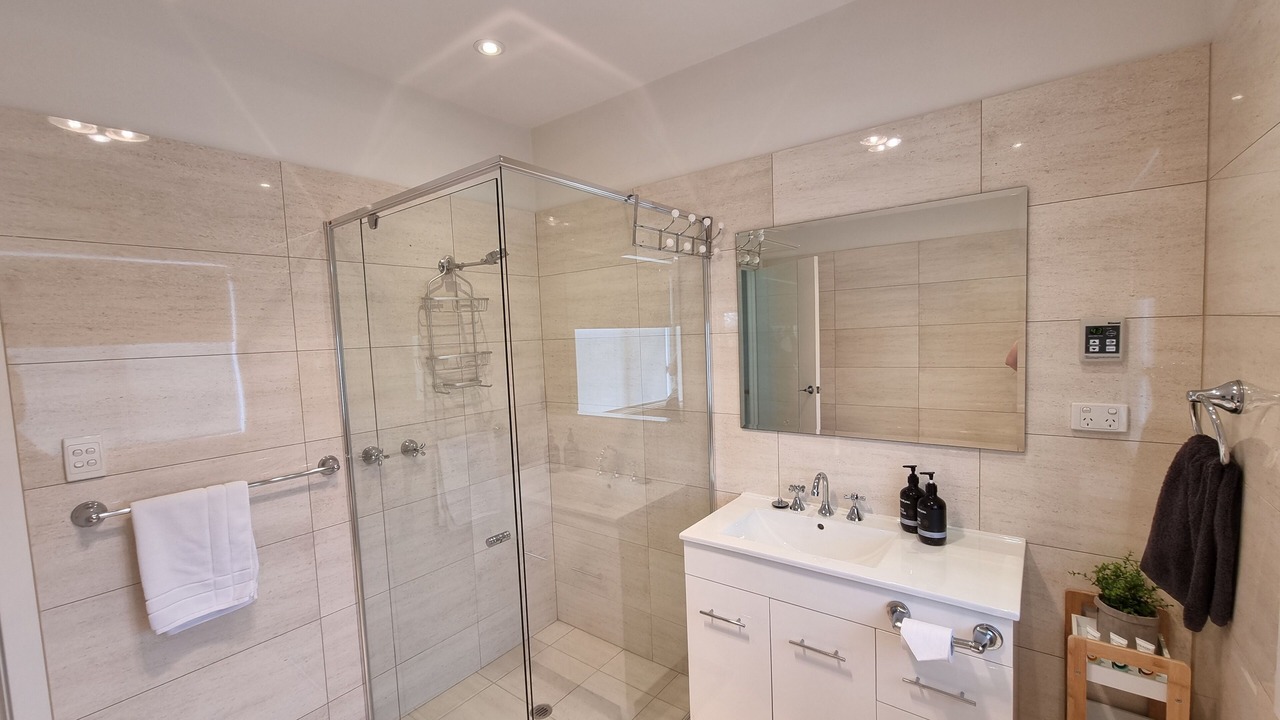 Photo of Bathroom in Brownlow Ki
