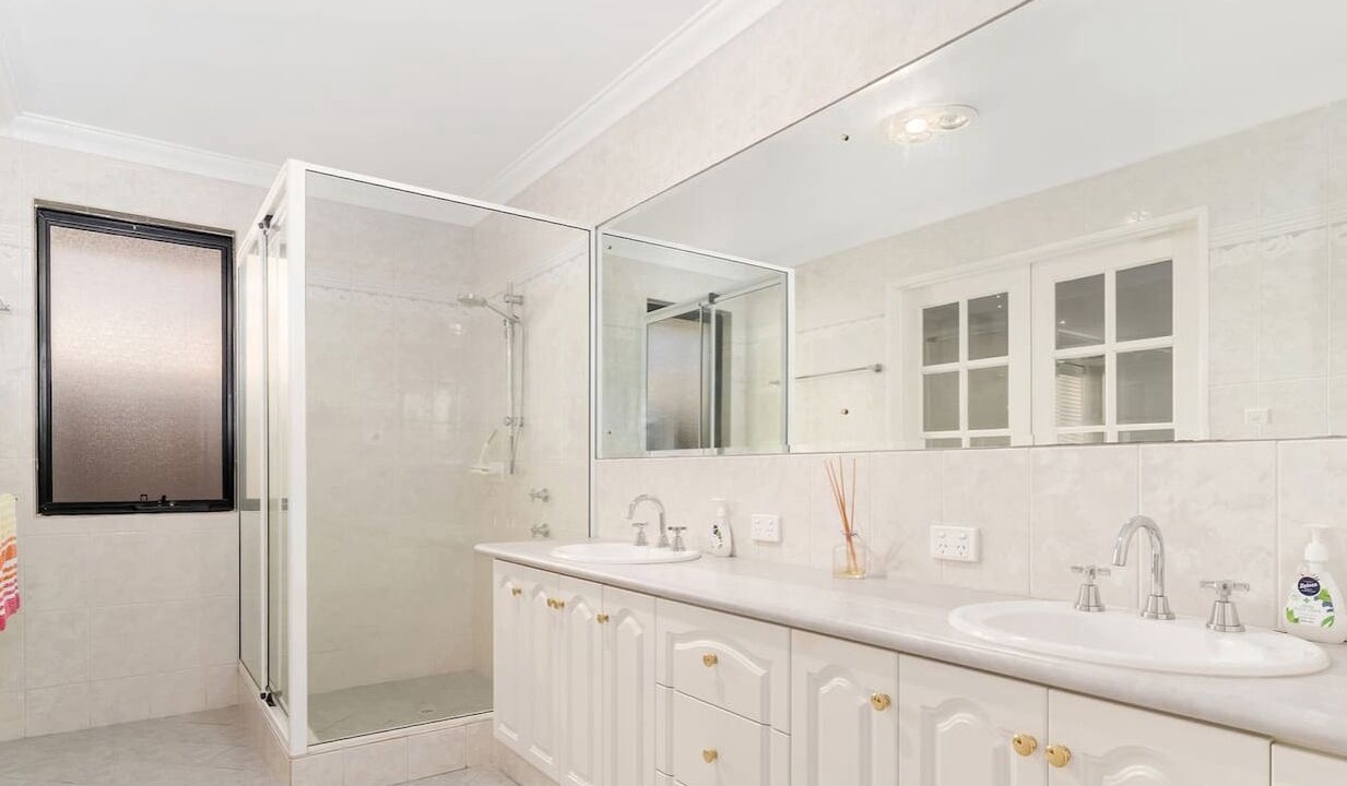 Photo of Bathroom in South Yunderup