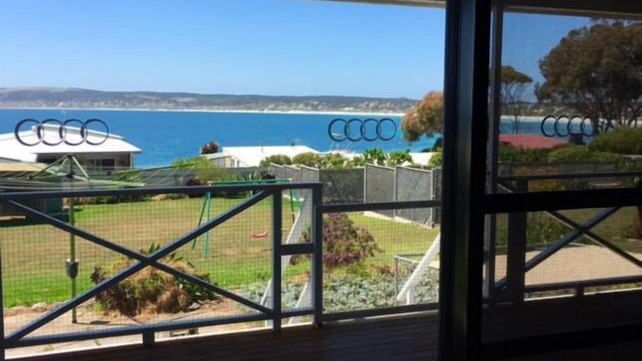 Photo of Outdoor in Emu Bay