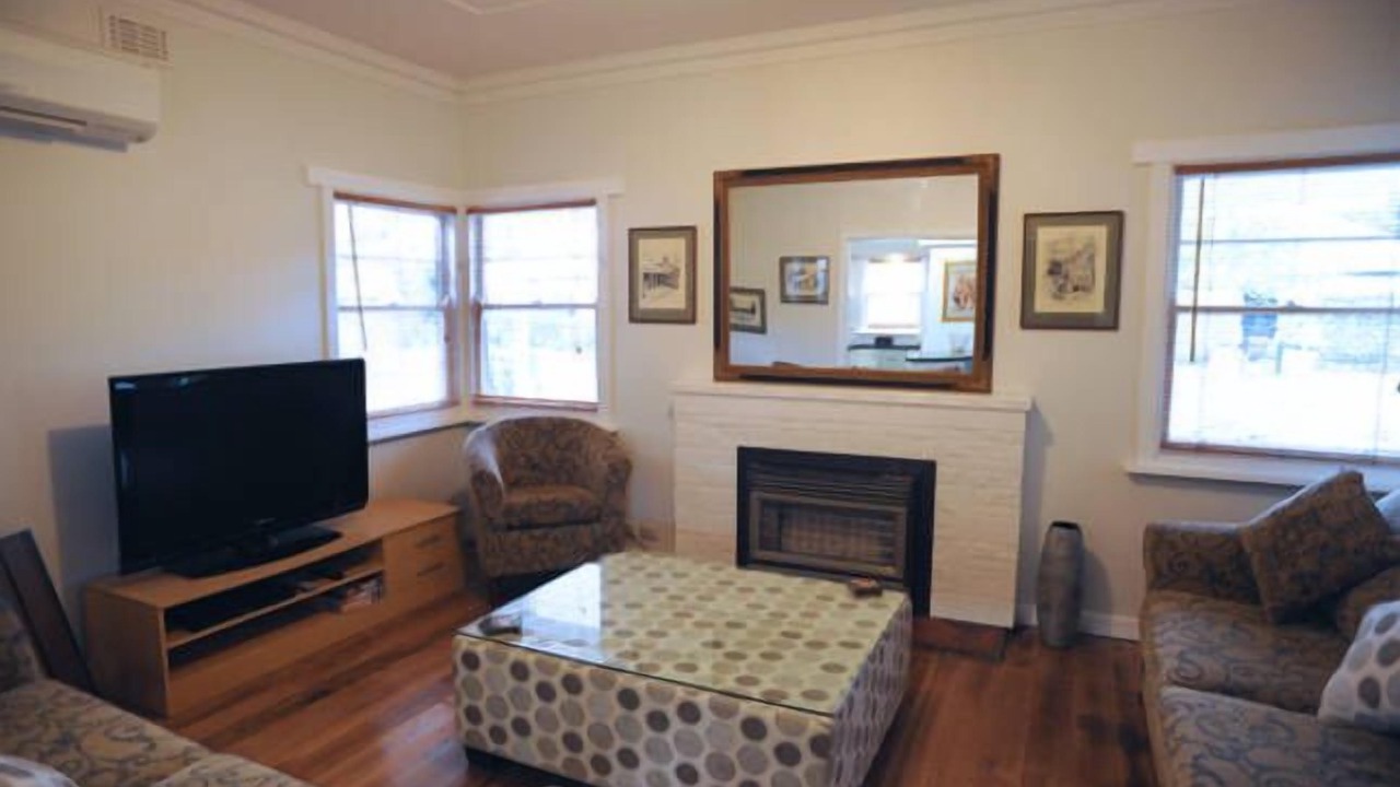 Photo of Livingroom in Newington