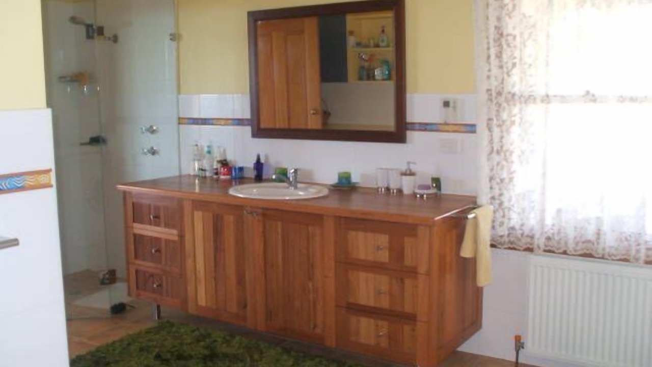Photo of Bathroom in Charleys Forest