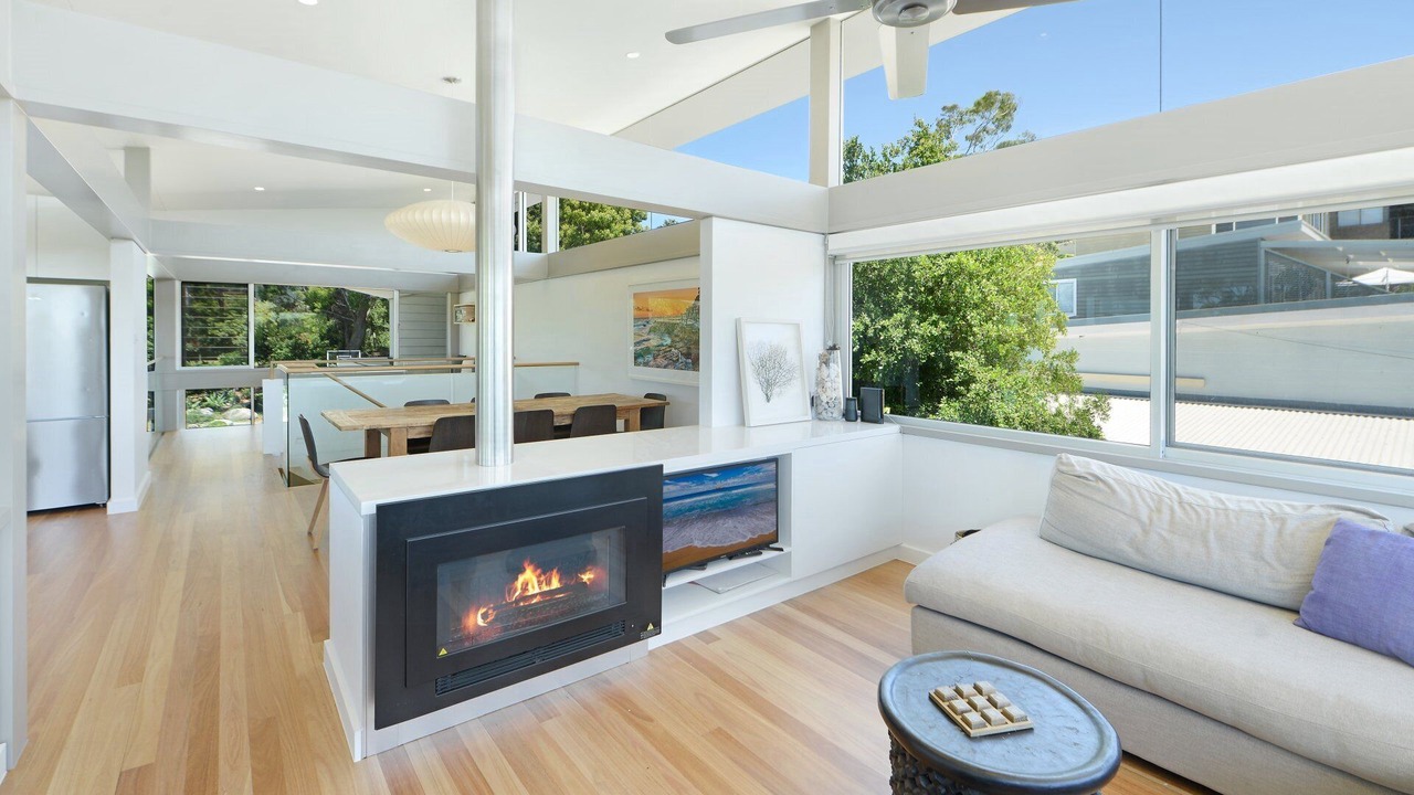 Photo of Livingroom in Macmasters Beach