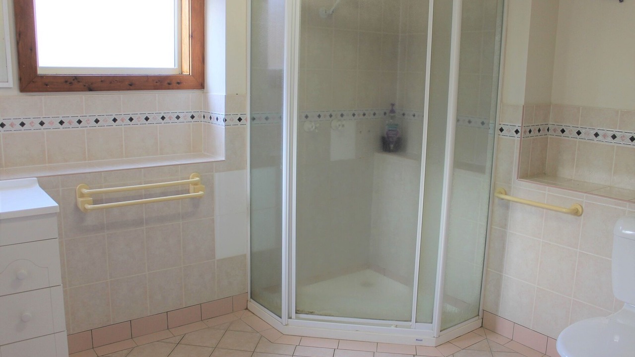 Photo of Bathroom in Scotts Head