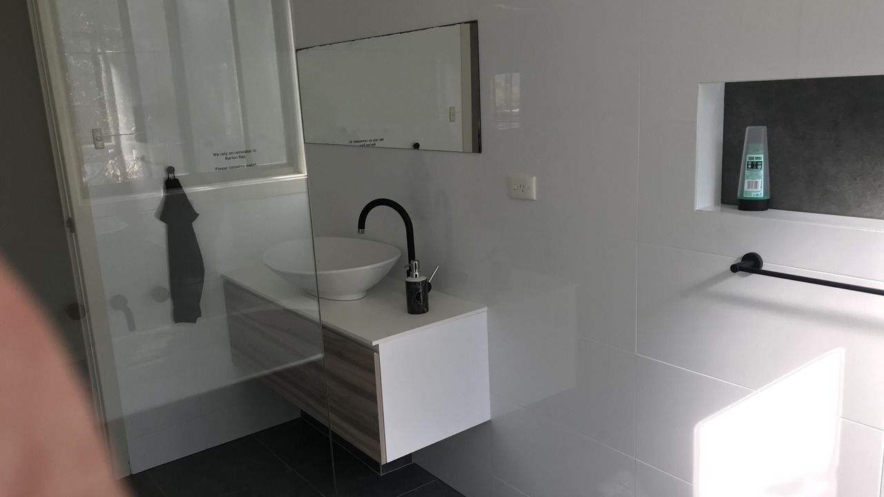 Photo of Bathroom in Warrenben