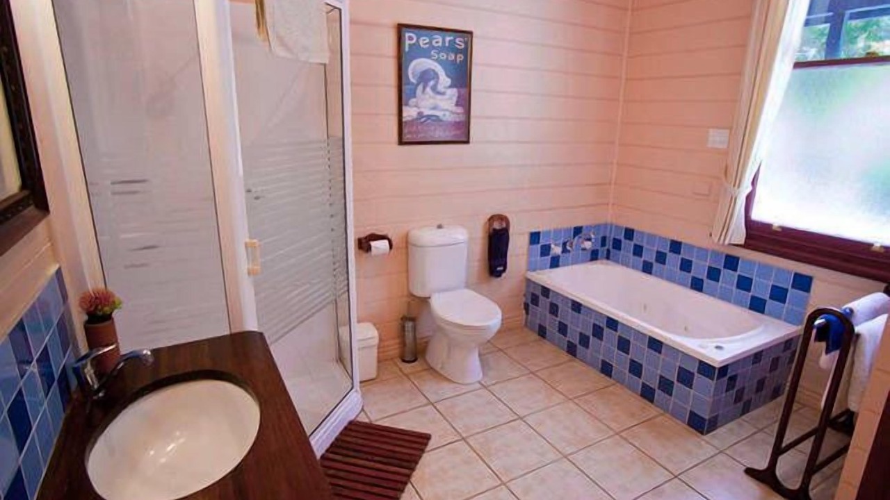 Photo of Bathroom in Tower Hill